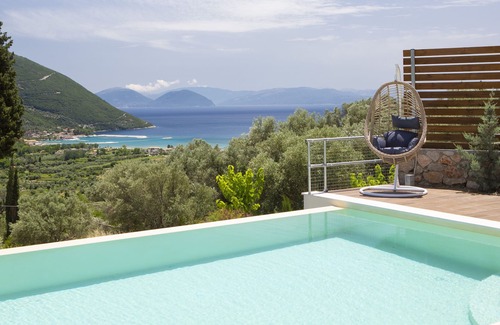 Evgiros Villa | Villa Ira near Vasiliki and a Blue Flagged beach