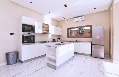 Chwiter Villa | Villa Iris Marrakech: Modern elegance with heated pool and private hammam