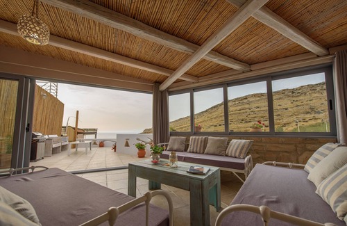 Matala Apartment | Villa IronStylish apartment right on the beach of Matala