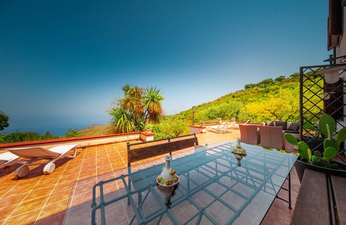 Cefalu Villa | Villa Isabella con vista mare a Gibilmanna
