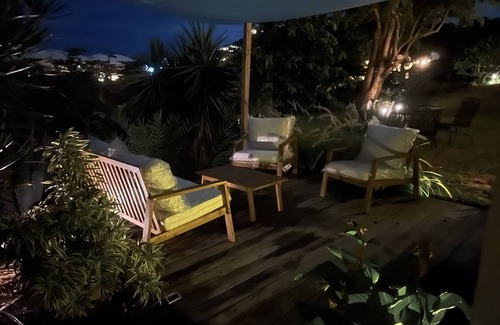 Estate Parcel of Gift and Regenback Apartment | Villa Isabelle-1 bedroom “jewel” on the pond at Chocolate Hole, kayak to bay…