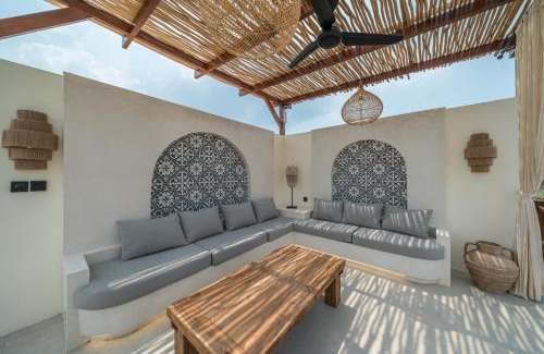 Cemagi Villa | Villa Isly - Stylish 2BR Villa with BBQ, Rooftop and Beach Nearby