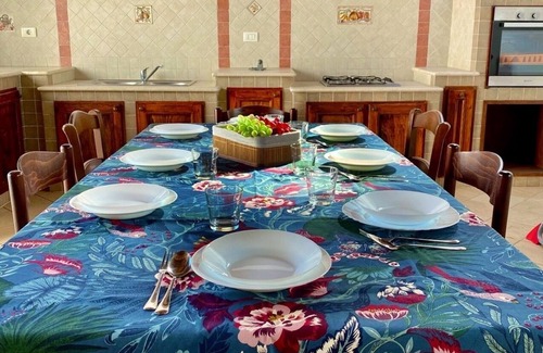 Fontane Bianche Villa | Villa Francesca with Pool, Wi-Fi, Terrace & Garden