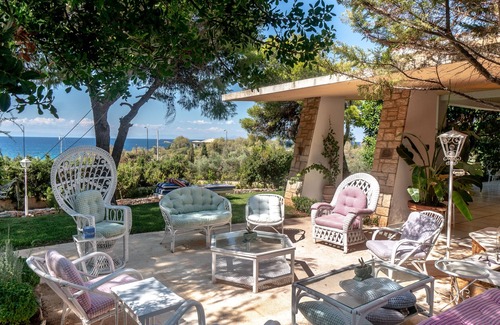 Anavyssos Villa | Villa Jackie O! on the Athens Riviera-