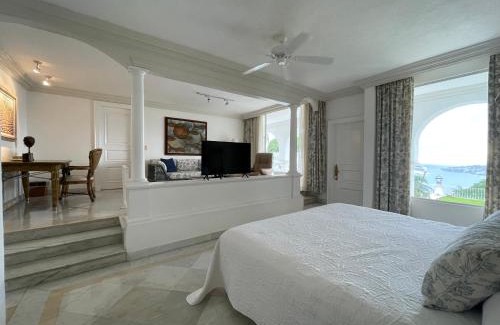 Las Brisas Villa | VILLA JADE LUXURY FULL SERVICE STAFF VILLA