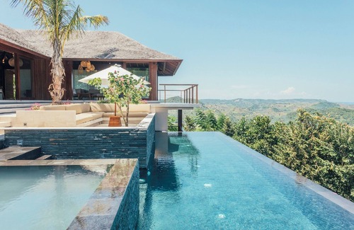 Praya Barat Villa | Villa Jati at Tampah Hills