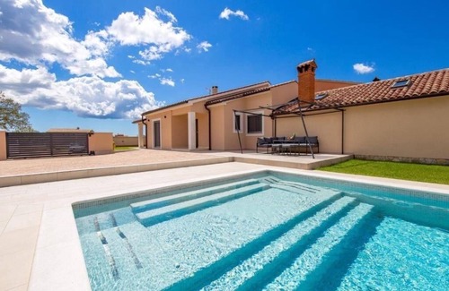 Bibici Villa | Villa Jessica by Istrabook