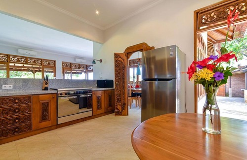 Kayu Putih Villa | Villa Jintan - Lovely Villa In The Hill