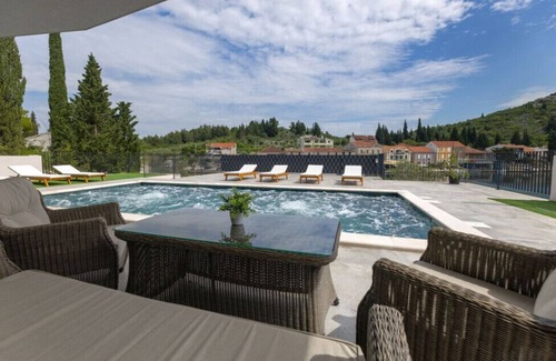 Blace Villa | Villa Juma by Villas Guide