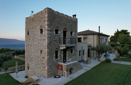 Oropos Villa | Villa Kalamos/Sea View and Pool nearby Athens/Tower