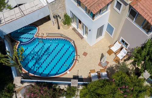 Loutra House | Villa Kallergi - Nefeli (450 m2) House for 6, west-central Crete