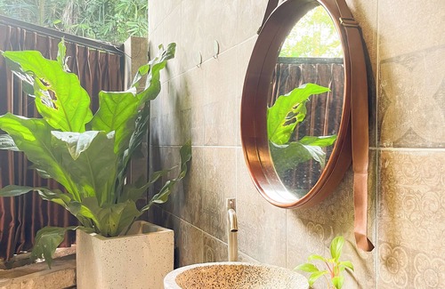 Ngemplak Villa | Villa Kamar Tamu Selomartani 1