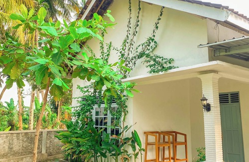 Ngemplak Villa | Villa Kamar Tamu Selomartani 3