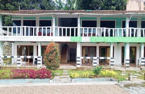 Ciloto Hotel | Villa Kampus Near Taman Safari Cisarua Puncak RedPartner