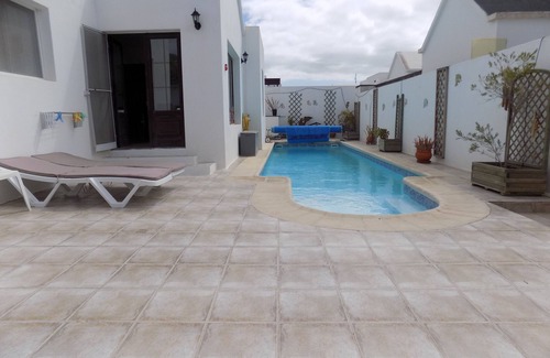 Matagorda Villa | Villa Katie is a lovely 2 Bedroomed villa with Electric heated Pool Beside Beach