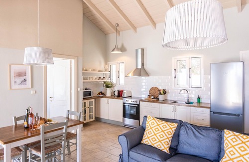 Mpogdanatika House | Villa Kiki - Enjoy Seaviews & Sunrise at 2BR Villa NR Gaios w/Private Pool