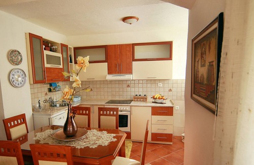 Demir Hisar Villa | Villa Kirjana is a relaxing gateway amidst lush greenery and Prespa Lake beaches