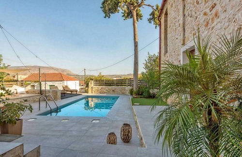 Makhairoi Villa | Villa Kirke - Four Bedroom Villa, Sleeps 9