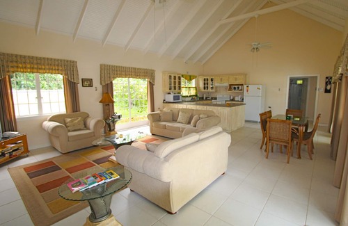 Bon Accord Village Villa | Villa Kiskadee. Large luxury Tobago villa with pool