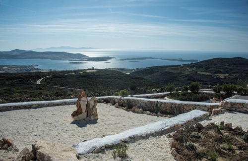 Paros House | Villa Kleos - Stunning hilltop home with modern amenities and panoramic seaviews
