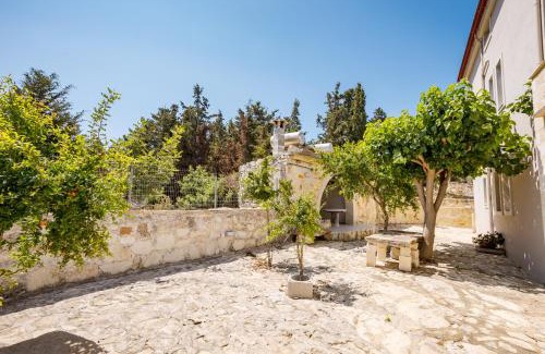 Douliana House | Villa Konstantinos Hilltop Vineyard Escape