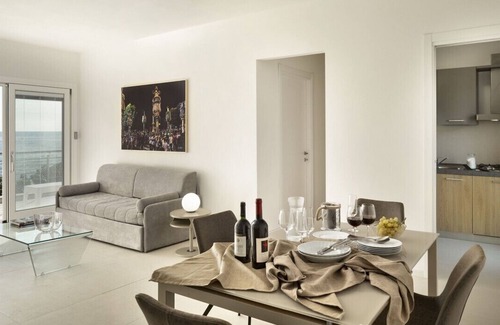 Fertilia Villa | Villa Kylo - luxury seafront villa with pool in Alghero