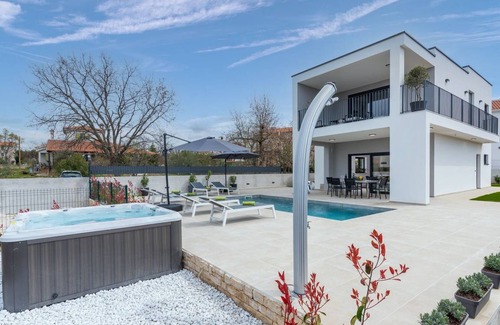 Radosi kod Zbandaja House | Villa Lucia with jacuzzi and private pool
