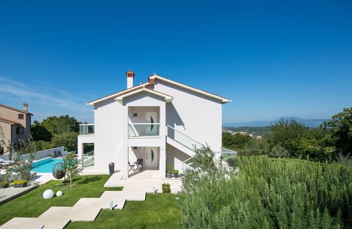 Kapelica Villa | Villa L - Villa with 2 separate units (ideal for 2 families) and private pool