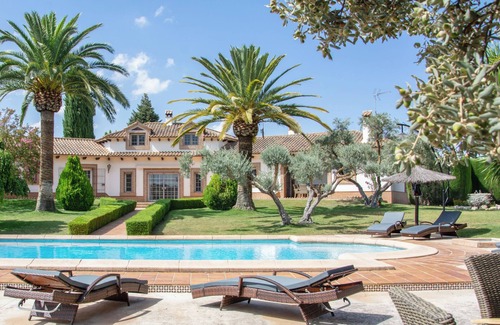 Arriate Villa | Villa la Almunia Garden