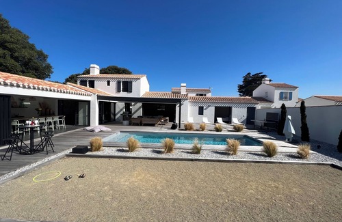 L'Epine House | VILLA LA BOSSE 1OP ☀️ Heated swimming pool, Boules pitch, XXL BioClimatic pergola