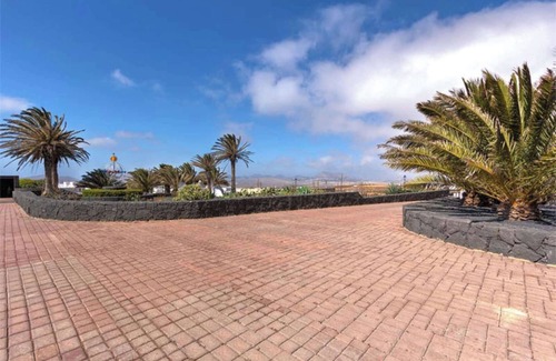 Teguise Cottage | 'Villa La Cueva' with Shared Pool, Private Terrace and Wi-Fi