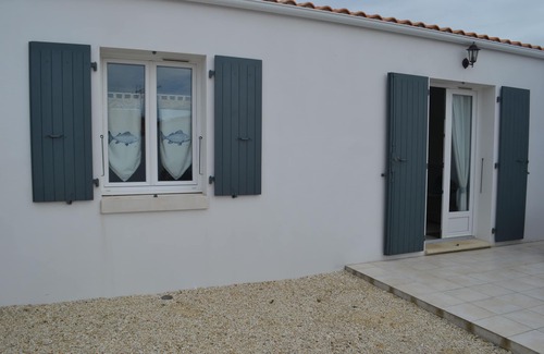 La Cotiniere House | Villa La Loubine in the village of Chefmalière