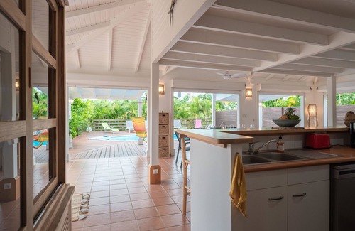 Anse des Rochers Villa | Villa La Palmeraie located in a secure residence 5-minute walk from beaches.