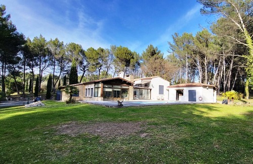Gardanne Villa | Villa LA Sauvagine - Pays D'aix - 14 Personnes