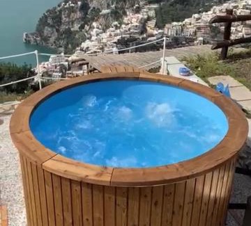 Montepertuso House | VILLA LA TAGLIATA spectacular jacuzzi tub amazing view and private parking garage