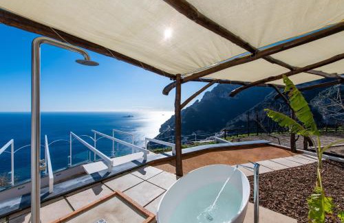Montepertuso House | VILLA LA TAGLIATA spectacular jacuzzi tub amazing view and private parking garage