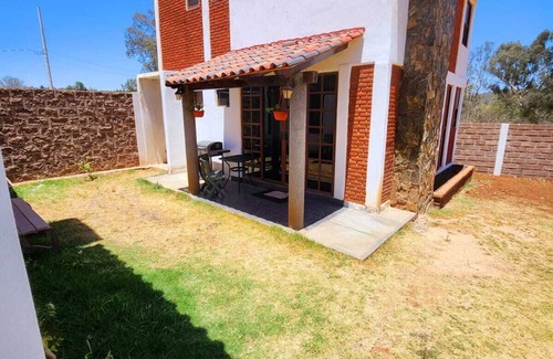 Huasca De Ocampo Cabin | Villa Lakota a 5 Minutos del Centro de Huasca!