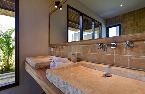 Tigawasa Villa | Villa Lakshmi - Amazing 180-Degree Sea View Villa
