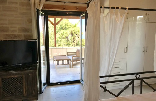Rethymno House | Villa LaMori in a quiet location with a heatable pool and a beautiful garden