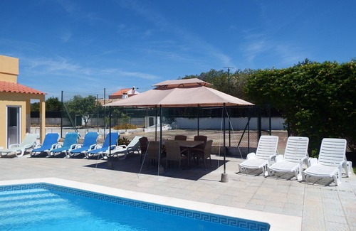 Barros Villa | Villa Lara, Spacious 5 bedroom house with heated pool, free Wifi ,secure parking
