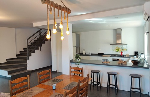Cutar Villa | Villa Las Adelfas with beautiful view ,HEATED POOL, 6 Pers, WIFI,BBQ,terraces