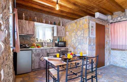 Drimonas House | Villa Lazar with Terrace, A/C & Wi-Fi