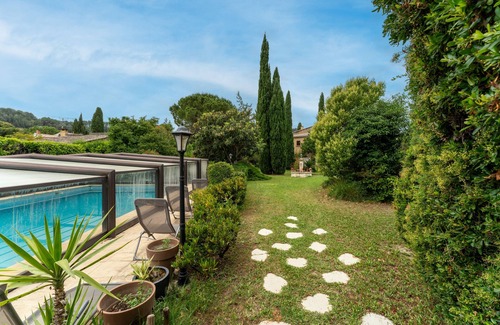Barbentane Villa | Villa 'Le Colombier - Cambalala' with Mountain View, Private Pool and Wi-Fi