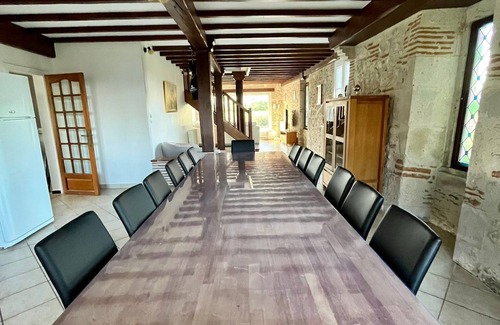 Aiguillon Villa | Villa Le parc de Gouts with pool, close to the pond
