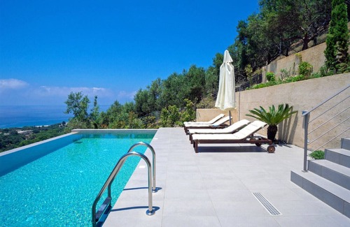 Sfinari Villa | Villa Levande, a sea view 2-bedroom Villa with private pool near the beach