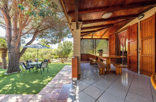 Solanas Villa | Villa 'Lidia Vicino al Mare' with Mountain View, Garden & Air Conditioning