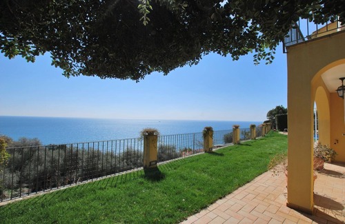 Cipressa House | Villa Liguria - pure relaxation, perfect view over the sea with private pool