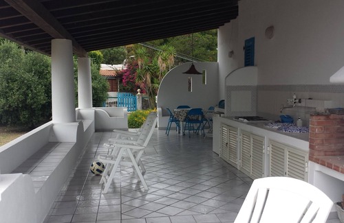 Vulcano Porto Villa | Villa Liliana: 2 + 2 sleeps, panoramic view, 200 mt. from the sea.