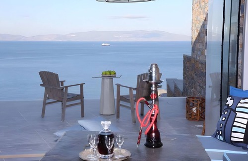Azolimnos Villa | Villa 'Lina Syros' with Sea View, Wi-Fi and Air Conditioning