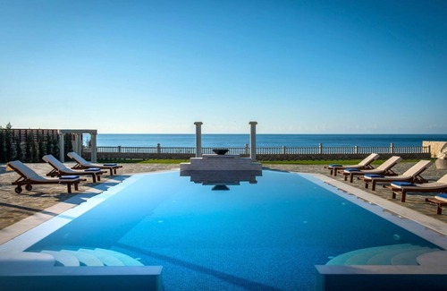 Ferma Villa | Villa Livadi - Eight Bedroom Villa, Sleeps 18